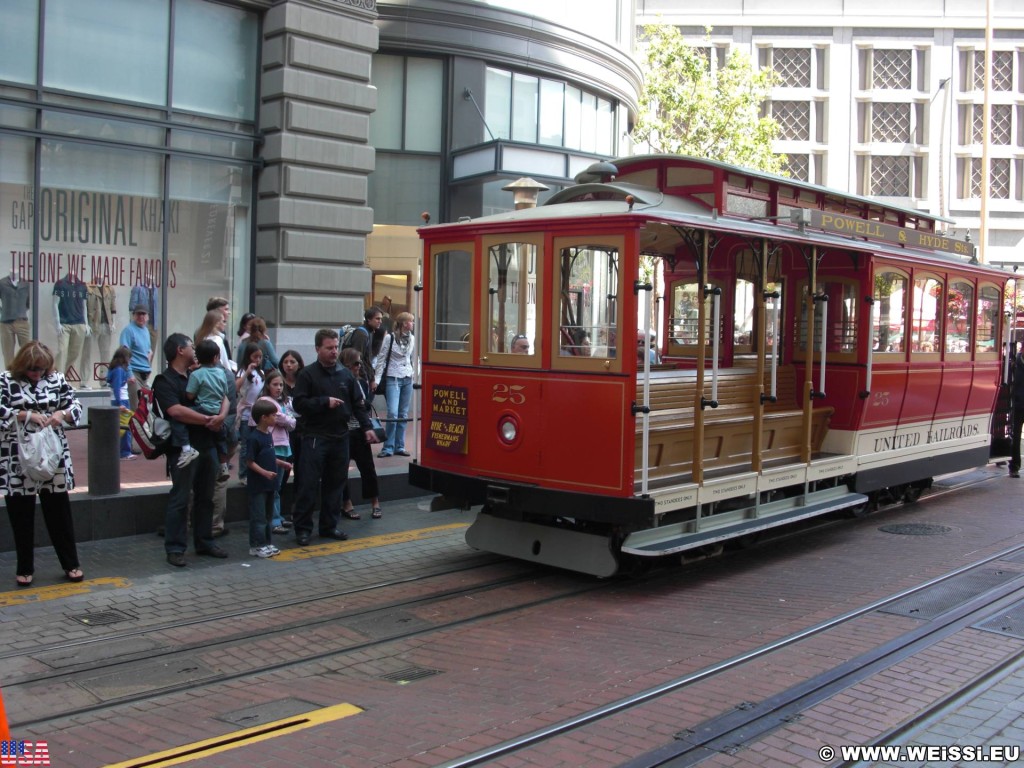 San Francisco. Cable Car - Powell Street. - Westküste, Cable Car, Cablecar, Powell Street, San Francisco - (Opera Plaza, San Francisco, California, Vereinigte Staaten)