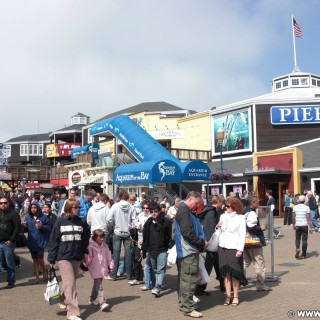 San Francisco. - Westküste, Fishermans Wharf, Pier 39, Menschen, San Francisco - (North Beach, San Francisco, California, Vereinigte Staaten)