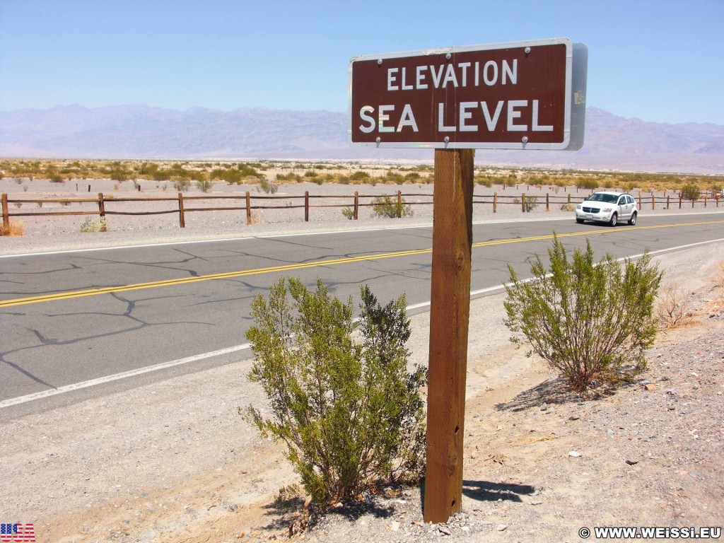 Death Valley National Park. - Schild, Tafel, Death-Valley-Nationalpark, Stovepipe Wells Village, Elevation Sea Level - (Beatty Junction, Death Valley, California, Vereinigte Staaten)