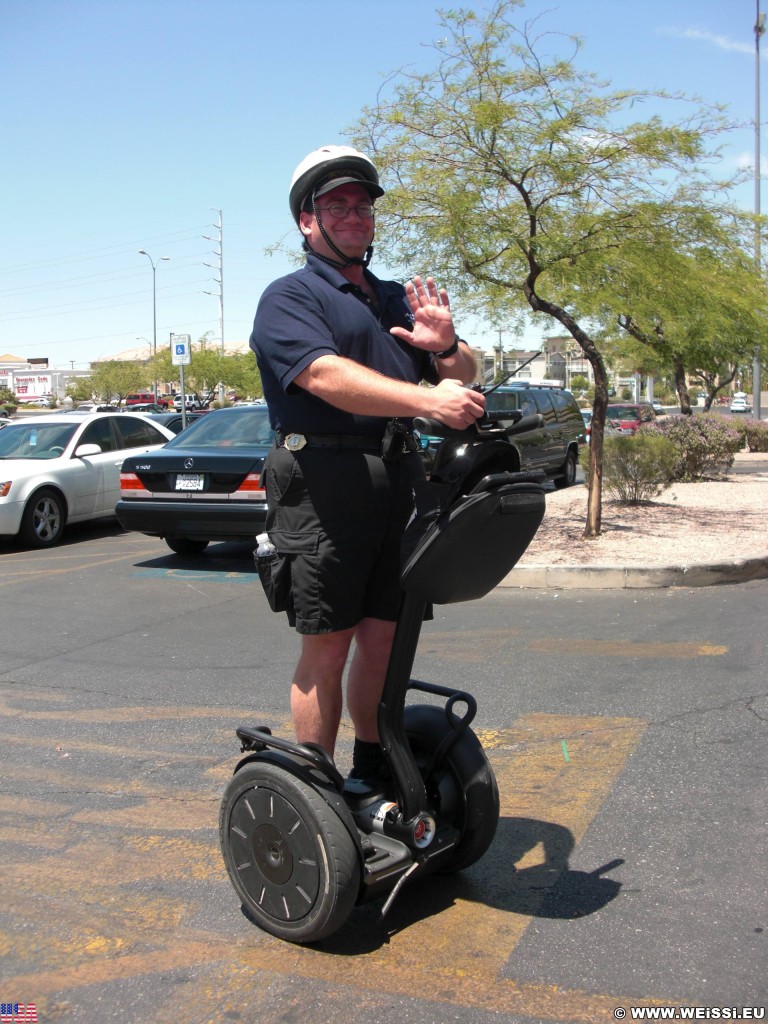 Las Vegas. - Las Vegas, Cop, Polizist, Segway - (Boulder Junction, Las Vegas, Nevada, Vereinigte Staaten)