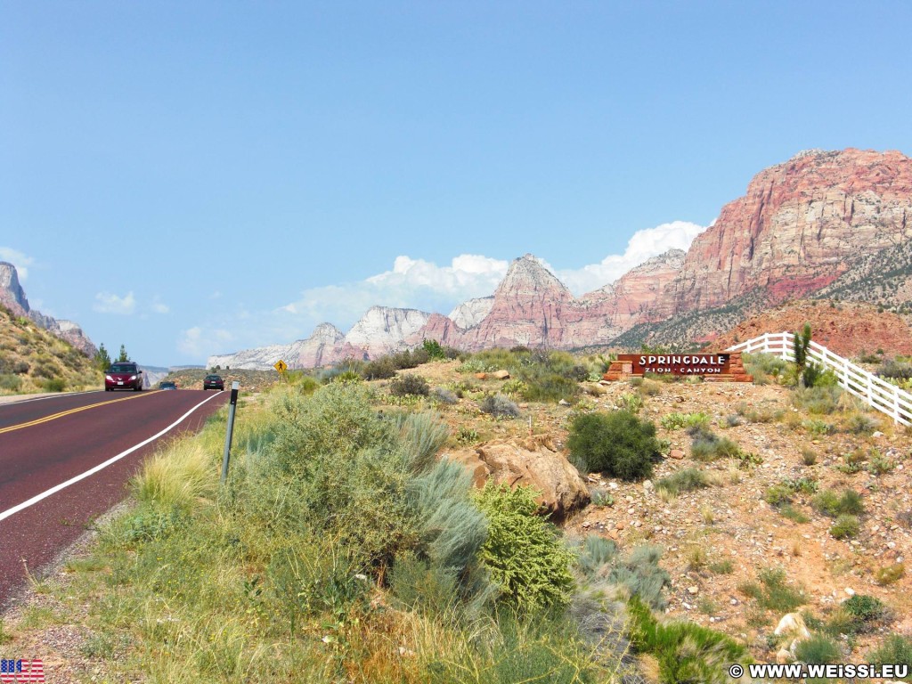 Zion National Park. - Schild, Landschaft, Ankünder, Einfahrtsschild, Bridge Mountain, Zion National Park, The Watchmen - (Rockville, Springdale, Utah, Vereinigte Staaten)