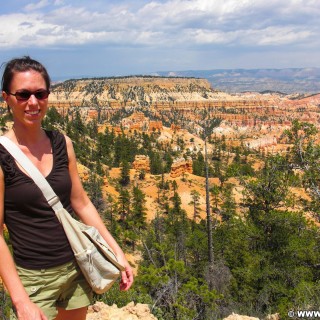 Bryce Canyon National Park. Sunrise Point - Bryce Canyon National Park. - Landschaft, Personen, Sandstein, Sandsteinformationen, Bryce Canyon National Park, Sunrise Point - LUTZER Sandra - (Bryce Canyon, Utah, Vereinigte Staaten)