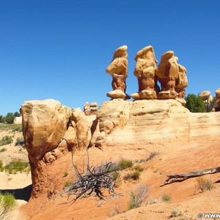 Devils Garden. - Landschaft, Felsen, Skulptur, Skulpturen, Figuren, Sandstein, Sandsteinformationen, Grand Staircase Escalante National Monument, Hoodoos, Hole-in-the-Rock Road, Devils Garden - (Escalante, Utah, Vereinigte Staaten)