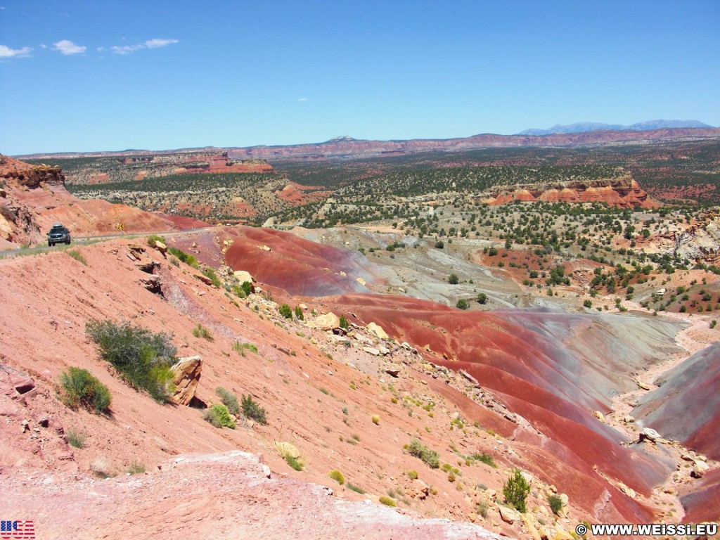 Burr Trail. Burr Trail Scenic Backway. - Landschaft, Aussichtspunkt, Sandstein, Sandsteinformationen, Grand Staircase Escalante National Monument, Scenic Backway, Burr Trail, Bentonite Hills, Long Canyon Overlook - (Boulder Town, Boulder, Utah, Vereinigte Staaten)