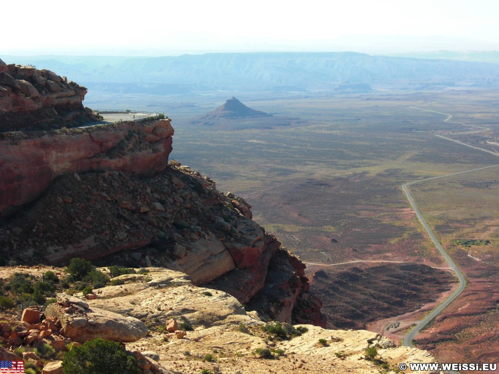 Moki Dugway, State Route 261 - Scenic Byway. - Landschaft, Scenic Byway, Moki Dugway, State Route 261 - (Mexican Hat, Utah, Vereinigte Staaten)