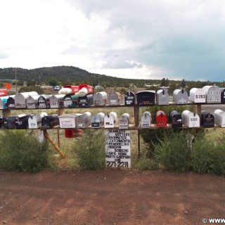 On the road. - Postkasten, Briefkasten - (Williams, Arizona, Vereinigte Staaten)