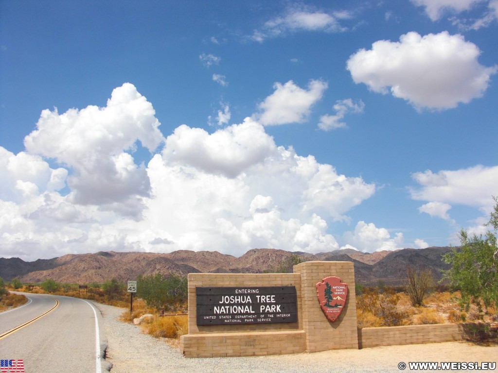 Joshua Tree National Park. - Schild, Landschaft, Tafel, Einfahrtsschild, National Park, Joshua Tree National Park - (Joshua Tree National Park, Indio, California, Vereinigte Staaten)