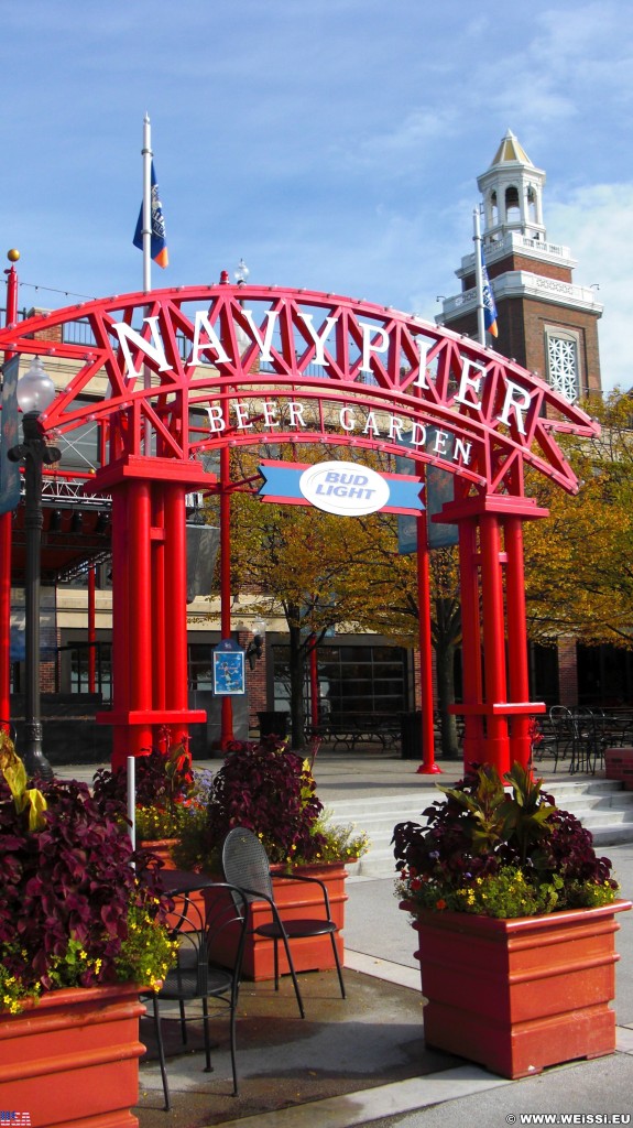 Navy Pier. - Schild, Tafel, Cityfront Place, Navy Pier - (Cityfront Place, Chicago, Illinois, Vereinigte Staaten)