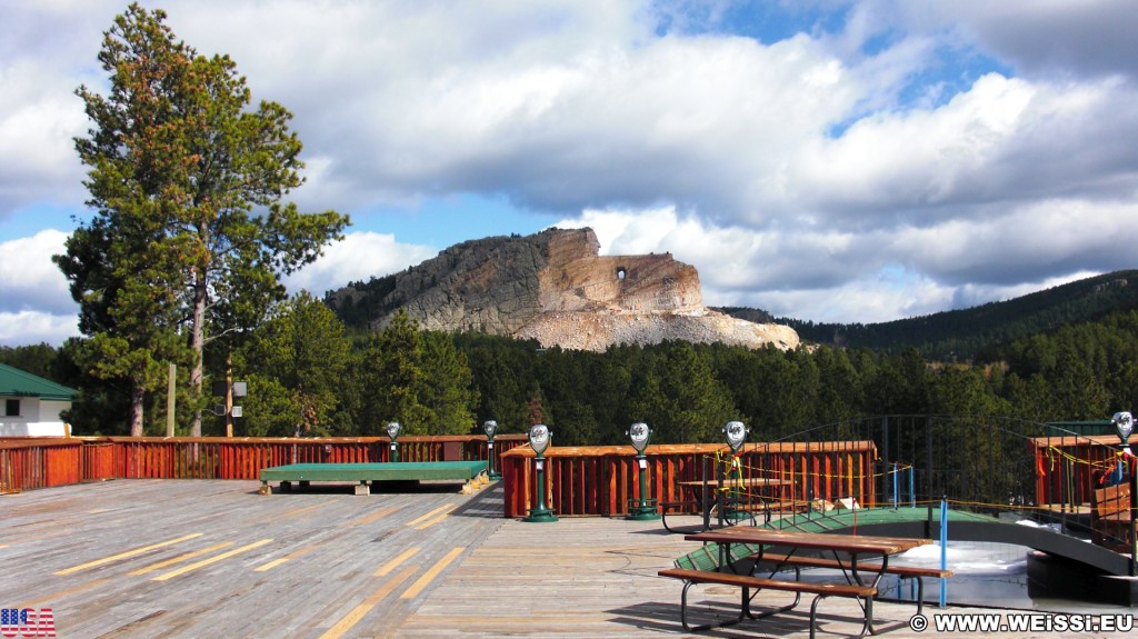 Crazy Horse Memorial. - Bäume, Felsformation, Berg, Felswand, Skulptur, Gesicht, Black Hills, Granit, Berne, Crazy Horse Memorial, Custer, Crazy Horse, Thunderhead Mountain, Korczak Ziolkowski - (Berne, Custer, South Dakota, Vereinigte Staaten)
