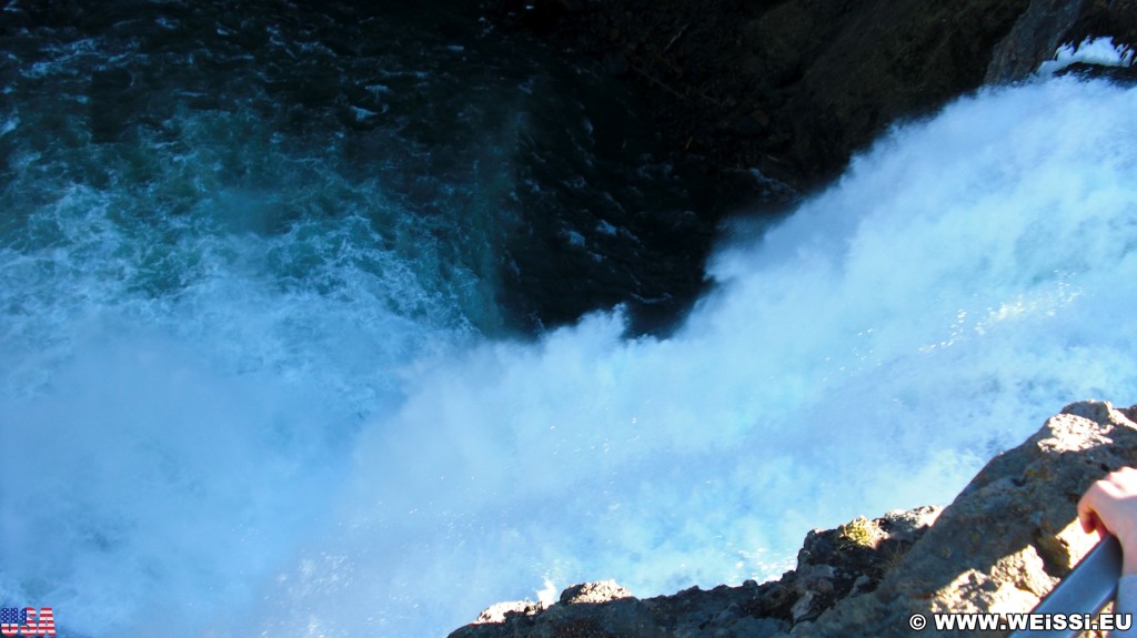 Yellowstone-Nationalpark. Upper Falls - Yellowstone-Nationalpark. - Wasserfall, Wasserfälle, Wasser, Yellowstone River, Upper Falls, Upper Yellowstone Falls - (Canyon Village, Yellowstone National Park, Wyoming, Vereinigte Staaten)