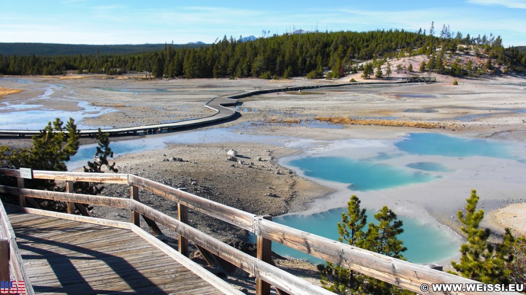 Yellowstone-Nationalpark. Porcelain Basin - Norris Geyser Basin - Yellowstone-Nationalpark. - Holzsteg, Norris Geyser Basin, Porcelain Basin, Boardwalk - (Canyon Junction, Yellowstone National Park, Wyoming, Vereinigte Staaten)