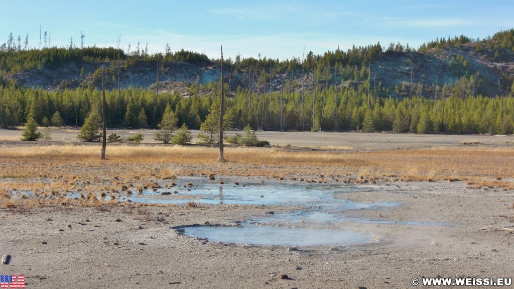 Yellowstone-Nationalpark. Plapitator Spring, Back Basin - Norris Geyser Basin - Yellowstone-Nationalpark. - Norris Geyser Basin, Back Basin, Plapitator Spring - (Canyon Junction, Yellowstone National Park, Wyoming, Vereinigte Staaten)