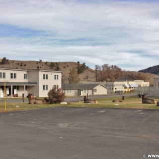 Yellowstone-Nationalpark. Mammoth Hot Springs Hotel and Cabins - Yellowstone-Nationalpark. - Gebäude, Hotel, Mammoth Hot Springs, Cabins - (Mammoth, Yellowstone National Park, Wyoming, Vereinigte Staaten)