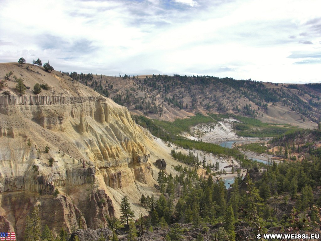 Yellowstone-Nationalpark. Calcite Springs Overlook, Tower-Roosevelt - Yellowstone-Nationalpark. - Overlook, Yellowstone River, Yellowstone River Overlook, Lookout, The Narrows, Calcite Springs, Tower-Roosevelt - (Devils Den, Yellowstone National Park, Wyoming, Vereinigte Staaten)