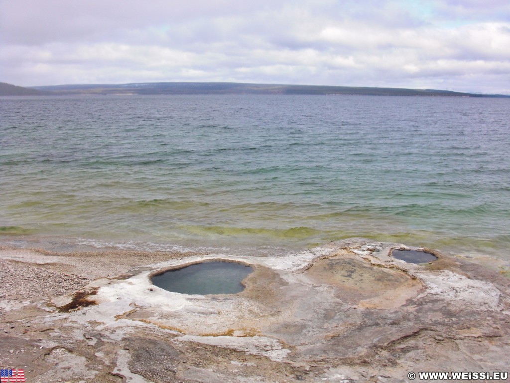 Yellowstone-Nationalpark. Lakeside Spring im West Thumb Geyser Basin. - West Thumb Geyser Basin, Lakeside Spring - (West Thumb, Yellowstone National Park, Wyoming, Vereinigte Staaten)