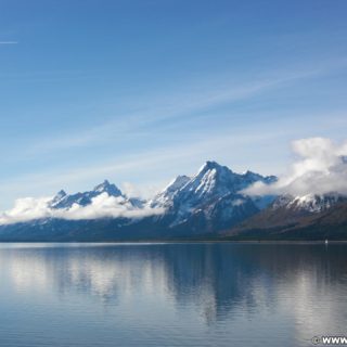 Grand-Teton-Nationalpark. Blick auf die Gebirgskette der Tetons. - Landschaft, Panorama, See, Berg, Bergkette, Grand Teton, Grand-Teton-Nationalpark, Nationalpark, Gebirge, Gebirgskette, Bergsee, Jackson Lake - (Colter Bay Village, Moran, Wyoming, Vereinigte Staaten)