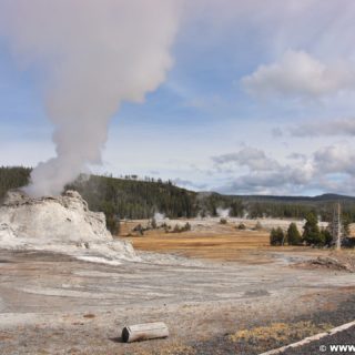 Yellowstone-Nationalpark. Castle Geyser in der Old Faithful Area - Upper Geyser Basin South Section. - Old Faithful Area, Upper Geyser Basin South Section, Castle Geyser - (Three River Junction, Yellowstone National Park, Wyoming, Vereinigte Staaten)