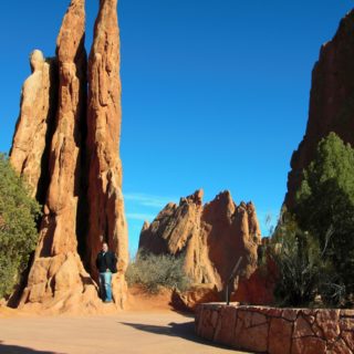 Garden of the Gods - Central Garden Trail. Am Central Garden Trail finden sich viele schöne Motive. Hier im Bild die Three Graces. - Sehenswürdigkeit, Felsformation, Sandstein, Sandsteinformationen, Park, Ausflugsziel, Garten der Götter, Naturpark, sehenswert, Central Garden Trail, Three Graces - WEISSINGER Andreas - (Glen Eyrie, Colorado Springs, Colorado, Vereinigte Staaten)