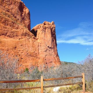 Garden of the Gods - Central Garden Trail. Am Central Garden Trail finden sich viele schöne Motive. Hier im Bild der Tower of Babel.. - Sehenswürdigkeit, Sandstein, Sandsteinformationen, Park, Ausflugsziel, Garten der Götter, Naturpark, sehenswert, Central Garden Trail, Tower of Babel - (Glen Eyrie, Colorado Springs, Colorado, Vereinigte Staaten)