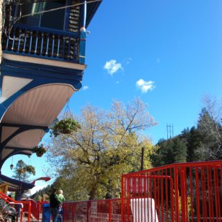 Manitou and Pikes Peak Railway. Eine Fahrt mit der Manitou and Pikes Peak Cog Railway auf den 4301m hohen Hausberg der Stadt endet mit einem spektakulären Rundumblick über die Rockies. Alternativ führt auch eine Autostraße auf den Gipfel.. - Eisenbahn, Pikes Peak, Bahn, Manitou and Pikes Peak Railway, Pikes Peak Cog Railway, Zahnradbahn - (Manitou Springs, Colorado, Vereinigte Staaten)