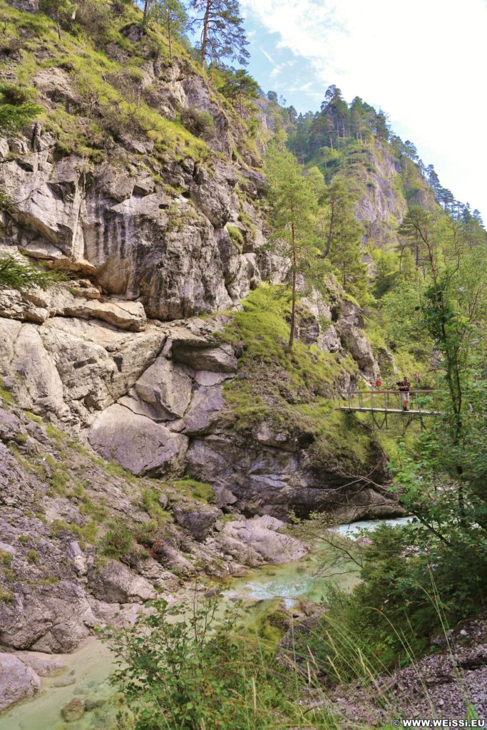 Ötschergräben - Der Grand Canyon Niederösterreichs. Bergauf der zauberhaften Landschaft und dem Ötscherbach folgend, vorbei an zahlreichen Kaskaden und Felsgebilden, erreicht man nach ca. 1,5 Stunden (4,8km) die Jausenstation Ötscherhias.. - Wasser, Bach, Ötschergräben, Vordere Ötschergräben, Ötscherbach - (Hagen, Mitterbach-Seerotte, Niederösterreich, Österreich)