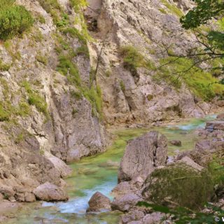 Ötschergräben - Der Grand Canyon Niederösterreichs. Bergauf der zauberhaften Landschaft und dem Ötscherbach folgend, vorbei an zahlreichen Kaskaden und Felsgebilden, erreicht man nach ca. 1,5 Stunden (4,8km) die Jausenstation Ötscherhias.. - Wasser, Bach, Ötschergräben, Vordere Ötschergräben, Ötscherbach - (Hagen, Mitterbach-Seerotte, Niederösterreich, Österreich)