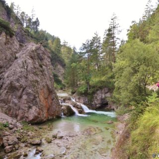 Ötschergräben - Der Grand Canyon Niederösterreichs. Bergauf der zauberhaften Landschaft und dem Ötscherbach folgend, vorbei an zahlreichen Kaskaden und Felsgebilden, erreicht man nach ca. 1,5 Stunden (4,8km) die Jausenstation Ötscherhias.. - Wasser, Bach, Ötschergräben, Vordere Ötschergräben, Ötscherbach - (Hagen, Mitterbach-Seerotte, Niederösterreich, Österreich)