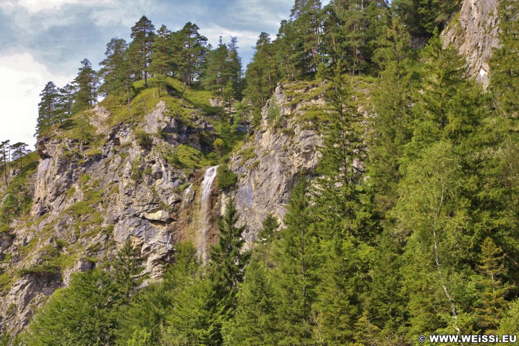 Ötschergräben - Der Grand Canyon Niederösterreichs, Mirafall. Schon aus der Ferne kann man den oberen Bereich des Mirafall erblicken.. - Wasserfall, Wasser, Ötschergräben, Hintere Ötschergräben, Mirafall - (Hagen, Mitterbach-Seerotte, Niederösterreich, Österreich)