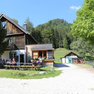 Ötschergräben - Schutzhaus Vorderötscher. Die Einkehrstation Schutzhaus Vorderötscher lockt nicht nur mit Speis und Trank, sondern auch mit einem preiswerten Matratzenlager oder netten Zimmern zum Übernachten. - Gebäude, Haus, Ötschergräben, Hintere Ötschergräben, Schutzhaus Vorderötscher - (Hagen, Mitterbach-Seerotte, Niederösterreich, Österreich)