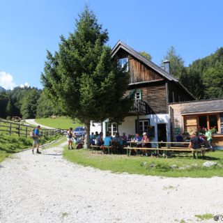 Ötschergräben - Schutzhaus Vorderötscher. Die Einkehrstation Schutzhaus Vorderötscher lockt nicht nur mit Speis und Trank, sondern auch mit einem preiswerten Matratzenlager oder netten Zimmern zum Übernachten. - Gebäude, Haus, Ötschergräben, Hintere Ötschergräben, Schutzhaus Vorderötscher - (Hagen, Mitterbach-Seerotte, Niederösterreich, Österreich)